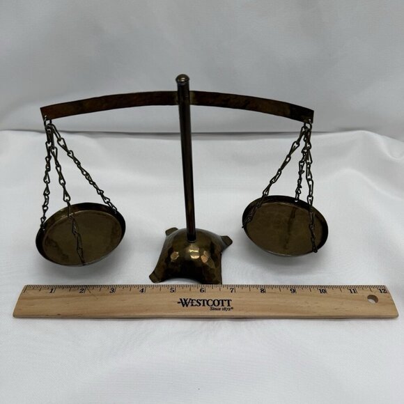 Vintage Hammered Brass Balance Decorative Scale Balance - Picture 8 of 10